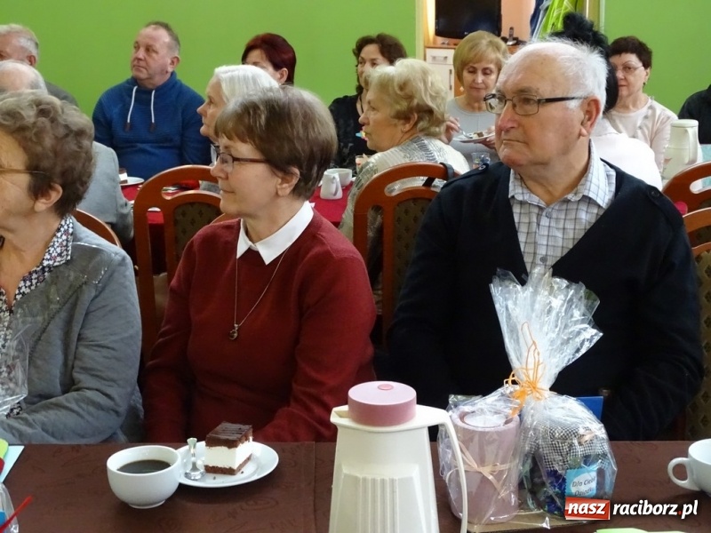 Zdjęcie w galerii na portalu naszraciborz.pl: Światowy pokaz mody w Kobyli wiadomości z regionu