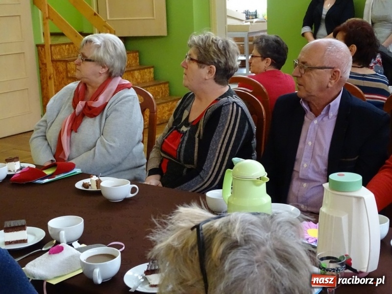 Zdjęcie w galerii na portalu naszraciborz.pl: Światowy pokaz mody w Kobyli wiadomości z regionu