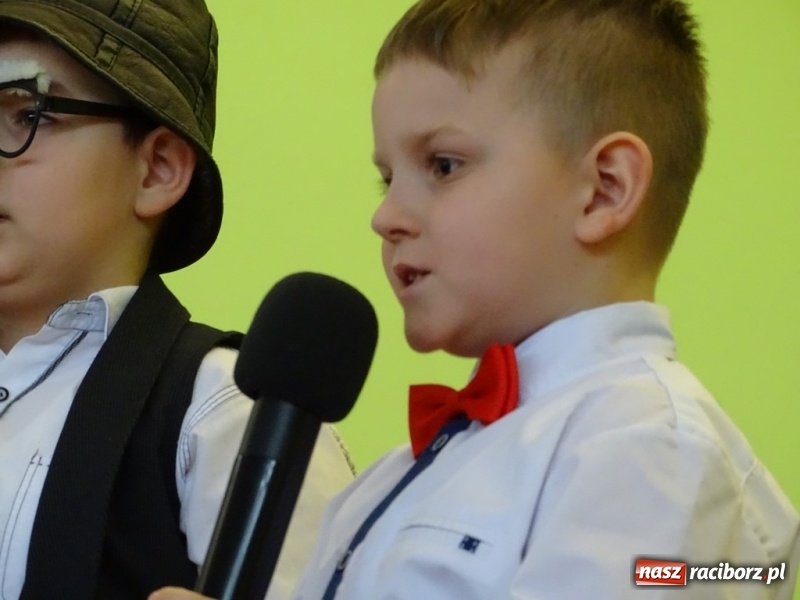 Zdjęcie w galerii na portalu naszraciborz.pl: Światowy pokaz mody w Kobyli wiadomości z regionu