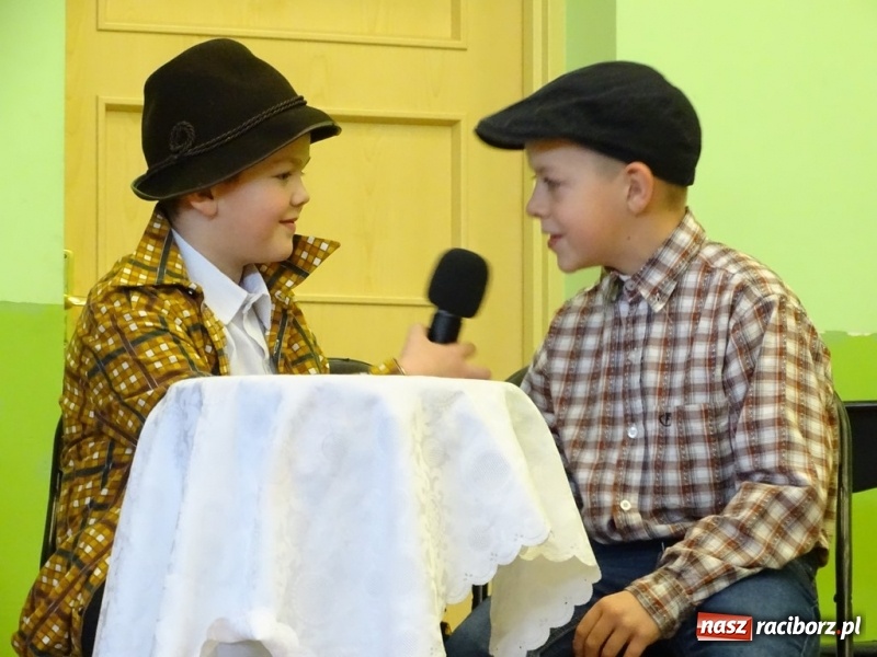 Zdjęcie w galerii na portalu naszraciborz.pl: Światowy pokaz mody w Kobyli wiadomości z regionu