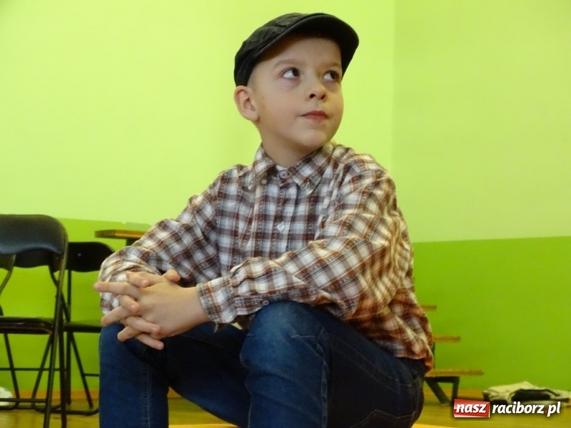 Zdjęcie w galerii na portalu naszraciborz.pl: Światowy pokaz mody w Kobyli wiadomości z regionu