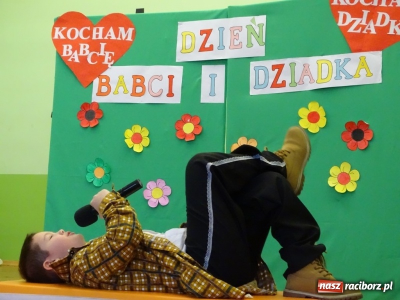 Zdjęcie w galerii na portalu naszraciborz.pl: Światowy pokaz mody w Kobyli wiadomości z regionu