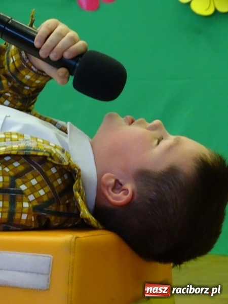 Zdjęcie w galerii na portalu naszraciborz.pl: Światowy pokaz mody w Kobyli wiadomości z regionu