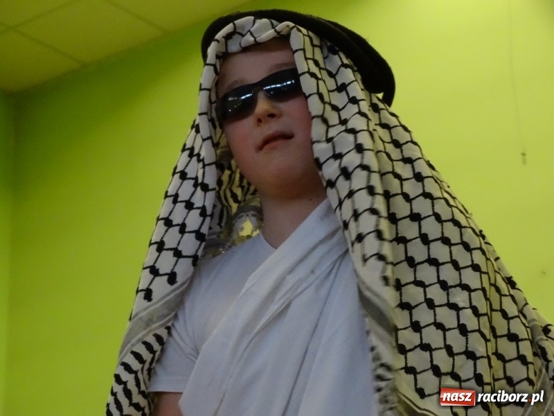 Zdjęcie w galerii na portalu naszraciborz.pl: Światowy pokaz mody w Kobyli wiadomości z regionu