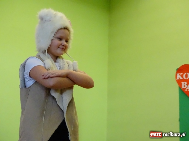 Zdjęcie w galerii na portalu naszraciborz.pl: Światowy pokaz mody w Kobyli wiadomości z regionu