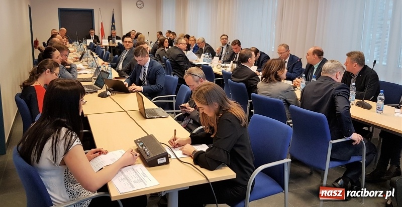 Zdjęcie w galerii na portalu naszraciborz.pl: e-dowód startuje w marcu 2019 roku  wiadomości z regionu