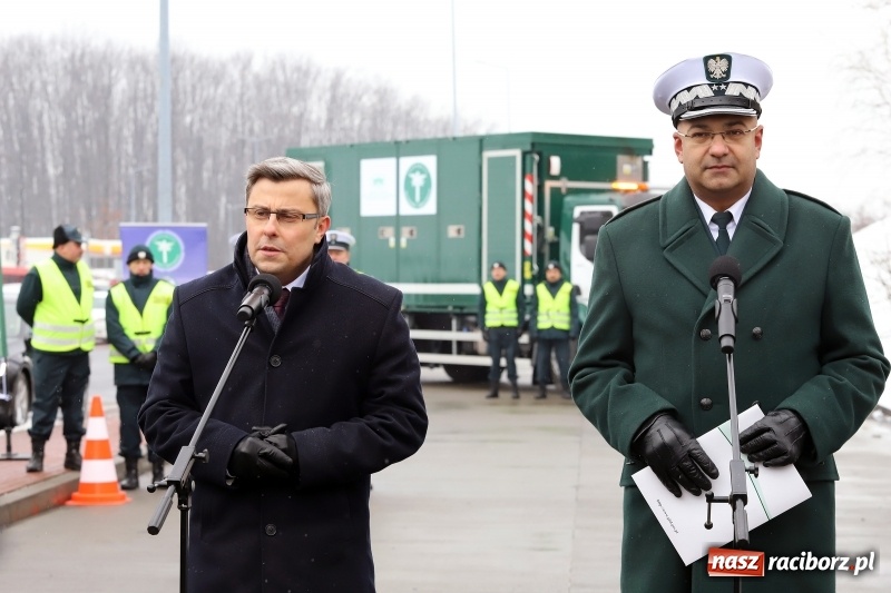 Zdjęcie w galerii na portalu naszraciborz.pl: Na śląskich drogach pojawił się zielony TRANSFORMERS FOTO i WIDEO wiadomości z regionu