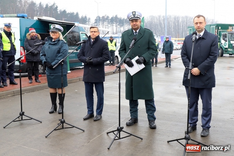Zdjęcie w galerii na portalu naszraciborz.pl: Na śląskich drogach pojawił się zielony TRANSFORMERS FOTO i WIDEO wiadomości z regionu