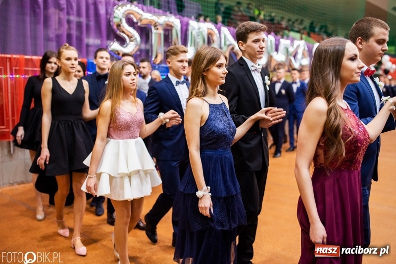 Zdjęcie w galerii na portalu naszraciborz.pl: I LO wybrało na studniówkę Arenę Rafako FOTO i WIDEO wiadomości z regionu