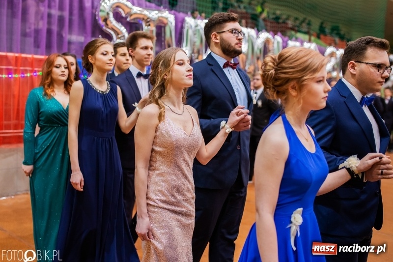 Zdjęcie w galerii na portalu naszraciborz.pl: I LO wybrało na studniówkę Arenę Rafako FOTO i WIDEO wiadomości z regionu