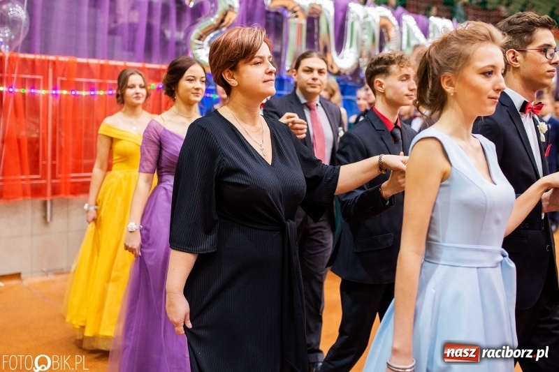 Zdjęcie w galerii na portalu naszraciborz.pl: I LO wybrało na studniówkę Arenę Rafako FOTO i WIDEO wiadomości z regionu