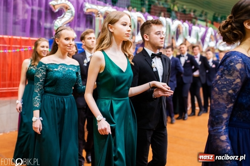 Zdjęcie w galerii na portalu naszraciborz.pl: I LO wybrało na studniówkę Arenę Rafako FOTO i WIDEO wiadomości z regionu