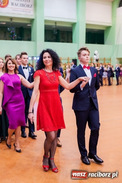 Zdjęcie w galerii na portalu naszraciborz.pl: I LO wybrało na studniówkę Arenę Rafako FOTO i WIDEO wiadomości z regionu