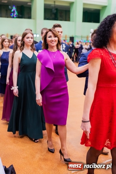 Zdjęcie w galerii na portalu naszraciborz.pl: I LO wybrało na studniówkę Arenę Rafako FOTO i WIDEO wiadomości z regionu