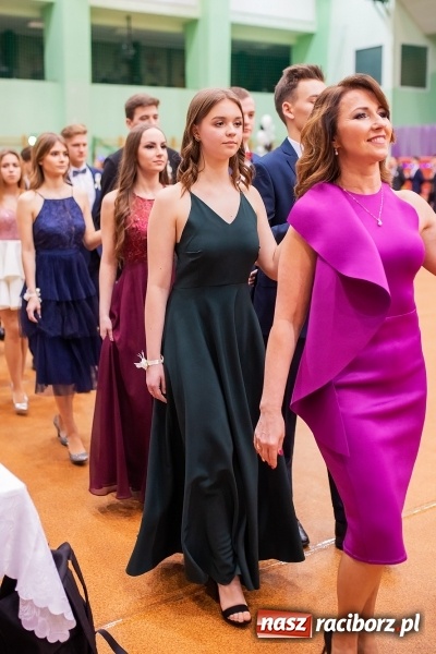 Zdjęcie w galerii na portalu naszraciborz.pl: I LO wybrało na studniówkę Arenę Rafako FOTO i WIDEO wiadomości z regionu