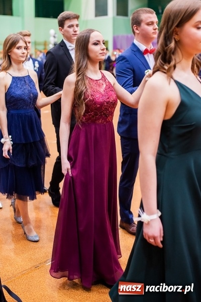 Zdjęcie w galerii na portalu naszraciborz.pl: I LO wybrało na studniówkę Arenę Rafako FOTO i WIDEO wiadomości z regionu