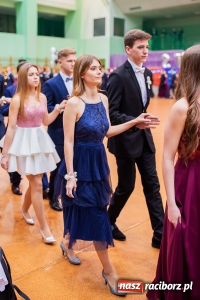 Zdjęcie w galerii na portalu naszraciborz.pl: I LO wybrało na studniówkę Arenę Rafako FOTO i WIDEO wiadomości z regionu