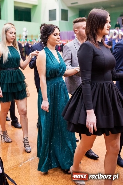 Zdjęcie w galerii na portalu naszraciborz.pl: I LO wybrało na studniówkę Arenę Rafako FOTO i WIDEO wiadomości z regionu