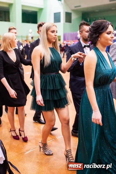 Zdjęcie w galerii na portalu naszraciborz.pl: I LO wybrało na studniówkę Arenę Rafako FOTO i WIDEO wiadomości z regionu