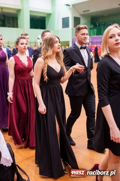 Zdjęcie w galerii na portalu naszraciborz.pl: I LO wybrało na studniówkę Arenę Rafako FOTO i WIDEO wiadomości z regionu