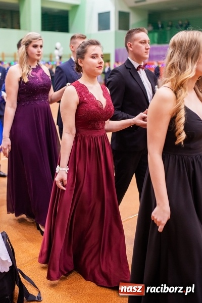 Zdjęcie w galerii na portalu naszraciborz.pl: I LO wybrało na studniówkę Arenę Rafako FOTO i WIDEO wiadomości z regionu