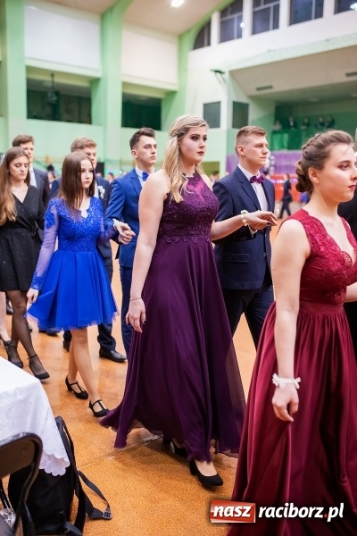 Zdjęcie w galerii na portalu naszraciborz.pl: I LO wybrało na studniówkę Arenę Rafako FOTO i WIDEO wiadomości z regionu