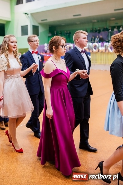 Zdjęcie w galerii na portalu naszraciborz.pl: I LO wybrało na studniówkę Arenę Rafako FOTO i WIDEO wiadomości z regionu