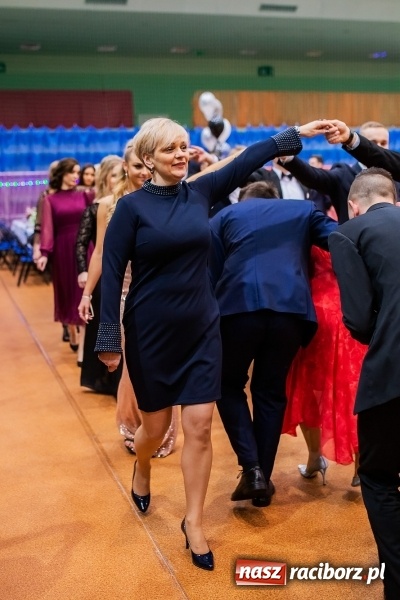 Zdjęcie w galerii na portalu naszraciborz.pl: I LO wybrało na studniówkę Arenę Rafako FOTO i WIDEO wiadomości z regionu