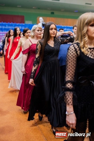 Zdjęcie w galerii na portalu naszraciborz.pl: I LO wybrało na studniówkę Arenę Rafako FOTO i WIDEO wiadomości z regionu