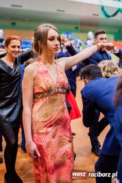 Zdjęcie w galerii na portalu naszraciborz.pl: I LO wybrało na studniówkę Arenę Rafako FOTO i WIDEO wiadomości z regionu