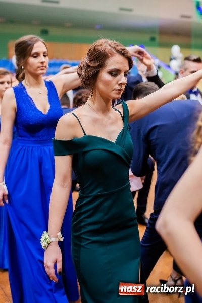 Zdjęcie w galerii na portalu naszraciborz.pl: I LO wybrało na studniówkę Arenę Rafako FOTO i WIDEO wiadomości z regionu