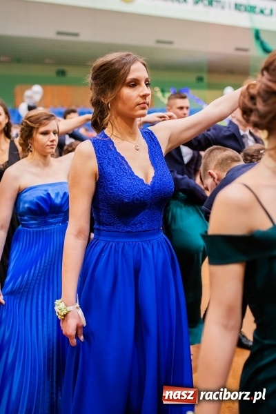 Zdjęcie w galerii na portalu naszraciborz.pl: I LO wybrało na studniówkę Arenę Rafako FOTO i WIDEO wiadomości z regionu