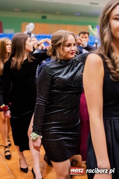 Zdjęcie w galerii na portalu naszraciborz.pl: I LO wybrało na studniówkę Arenę Rafako FOTO i WIDEO wiadomości z regionu