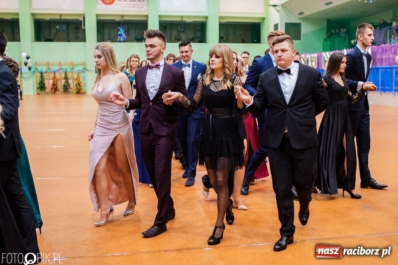 Zdjęcie w galerii na portalu naszraciborz.pl: I LO wybrało na studniówkę Arenę Rafako FOTO i WIDEO wiadomości z regionu