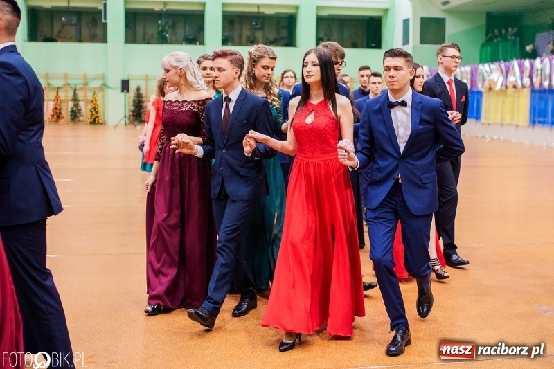 Zdjęcie w galerii na portalu naszraciborz.pl: I LO wybrało na studniówkę Arenę Rafako FOTO i WIDEO wiadomości z regionu