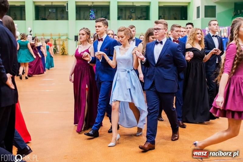 Zdjęcie w galerii na portalu naszraciborz.pl: I LO wybrało na studniówkę Arenę Rafako FOTO i WIDEO wiadomości z regionu