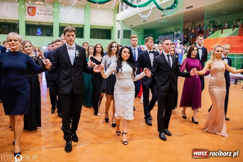 Zdjęcie w galerii na portalu naszraciborz.pl: I LO wybrało na studniówkę Arenę Rafako FOTO i WIDEO wiadomości z regionu