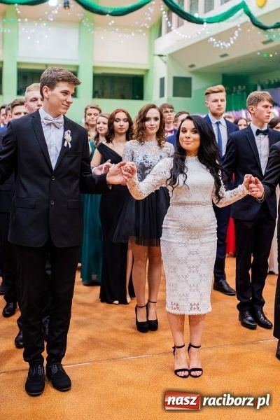 Zdjęcie w galerii na portalu naszraciborz.pl: I LO wybrało na studniówkę Arenę Rafako FOTO i WIDEO wiadomości z regionu