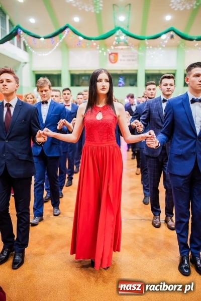 Zdjęcie w galerii na portalu naszraciborz.pl: I LO wybrało na studniówkę Arenę Rafako FOTO i WIDEO wiadomości z regionu