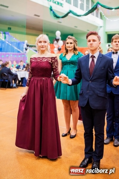 Zdjęcie w galerii na portalu naszraciborz.pl: I LO wybrało na studniówkę Arenę Rafako FOTO i WIDEO wiadomości z regionu