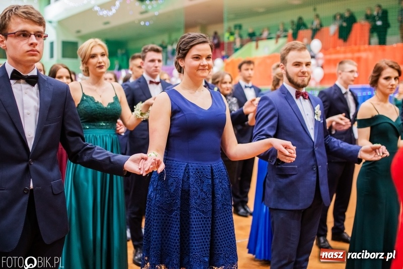 Zdjęcie w galerii na portalu naszraciborz.pl: I LO wybrało na studniówkę Arenę Rafako FOTO i WIDEO wiadomości z regionu