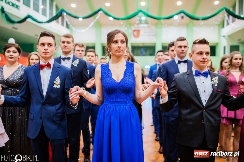 Zdjęcie w galerii na portalu naszraciborz.pl: I LO wybrało na studniówkę Arenę Rafako FOTO i WIDEO wiadomości z regionu