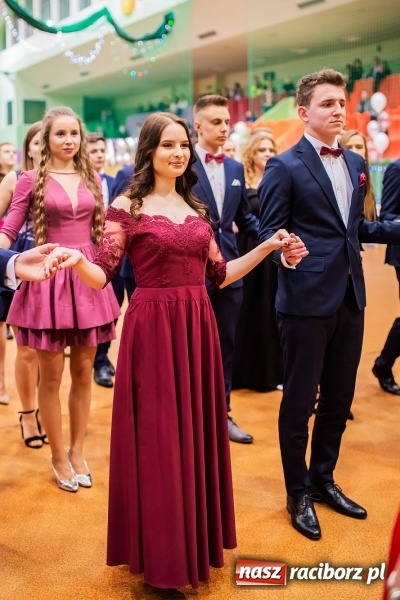 Zdjęcie w galerii na portalu naszraciborz.pl: I LO wybrało na studniówkę Arenę Rafako FOTO i WIDEO wiadomości z regionu