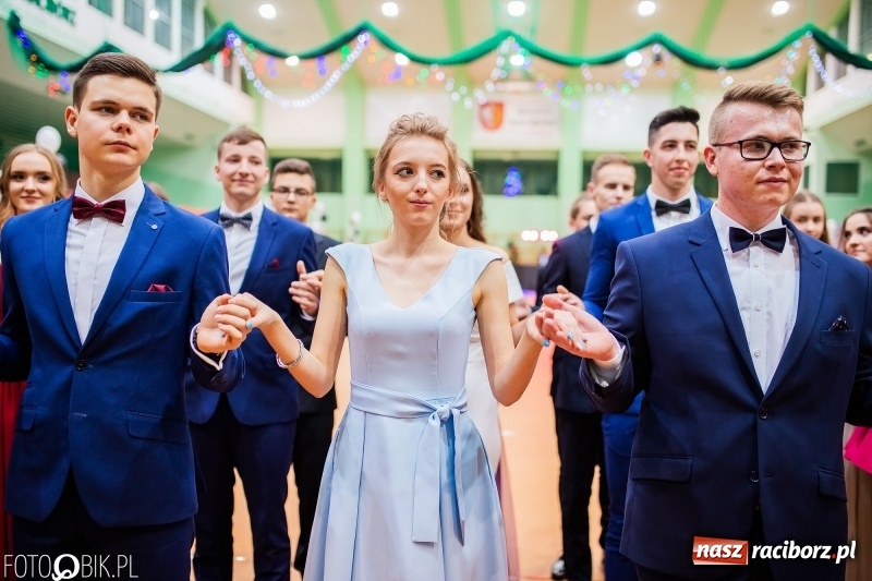 Zdjęcie w galerii na portalu naszraciborz.pl: I LO wybrało na studniówkę Arenę Rafako FOTO i WIDEO wiadomości z regionu