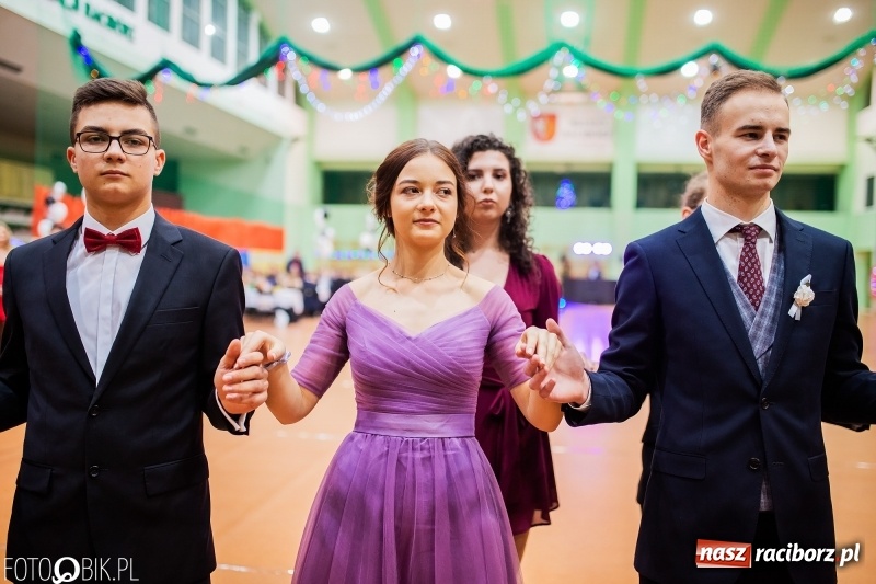 Zdjęcie w galerii na portalu naszraciborz.pl: I LO wybrało na studniówkę Arenę Rafako FOTO i WIDEO wiadomości z regionu