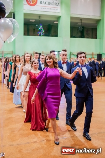 Zdjęcie w galerii na portalu naszraciborz.pl: I LO wybrało na studniówkę Arenę Rafako FOTO i WIDEO wiadomości z regionu