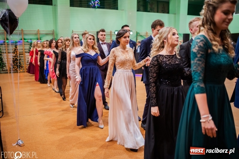 Zdjęcie w galerii na portalu naszraciborz.pl: I LO wybrało na studniówkę Arenę Rafako FOTO i WIDEO wiadomości z regionu