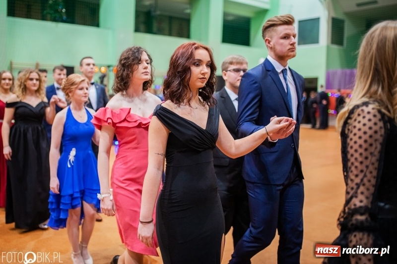 Zdjęcie w galerii na portalu naszraciborz.pl: I LO wybrało na studniówkę Arenę Rafako FOTO i WIDEO wiadomości z regionu