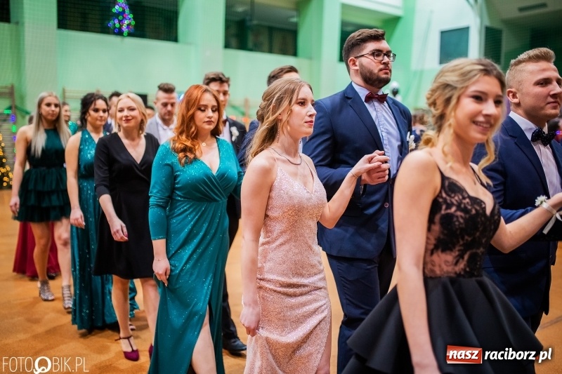 Zdjęcie w galerii na portalu naszraciborz.pl: I LO wybrało na studniówkę Arenę Rafako FOTO i WIDEO wiadomości z regionu