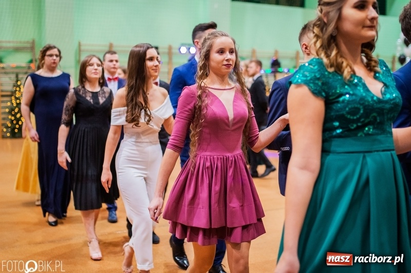 Zdjęcie w galerii na portalu naszraciborz.pl: I LO wybrało na studniówkę Arenę Rafako FOTO i WIDEO wiadomości z regionu